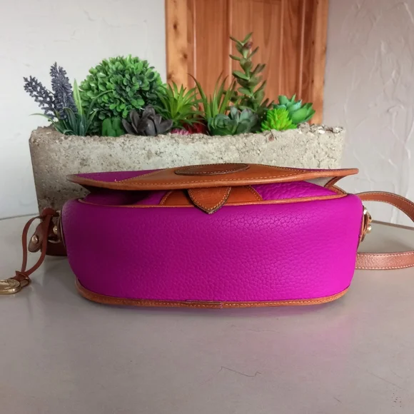 Dooney & Bourke Vogue Saddle Flap Bag 1990's - Picture 9 of 12